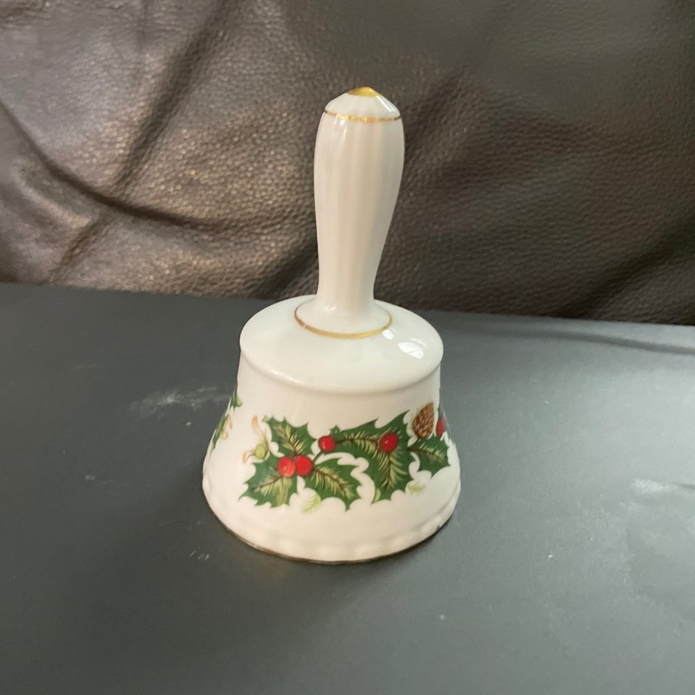 Holly berries bell